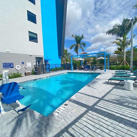 Tru By Hilton Miramar Otel Dış mekan fotoğraf